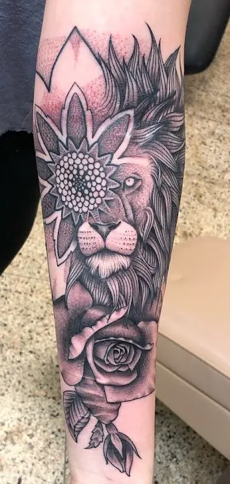Tom Spaulding Tattoo And Body Piercing Studio 5