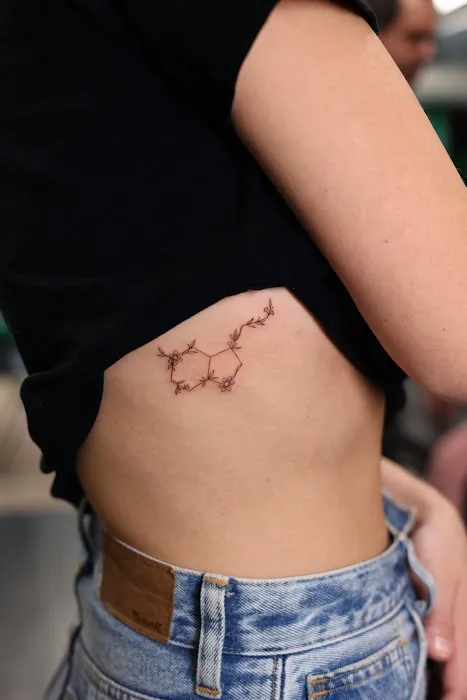 L.O.V.E.machine Tattoo & Piercing 3