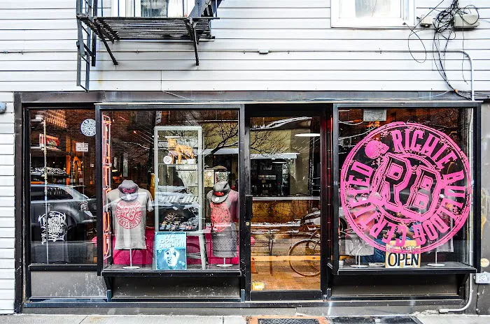 Hustlers Parlour Tattoo and Piercing 3