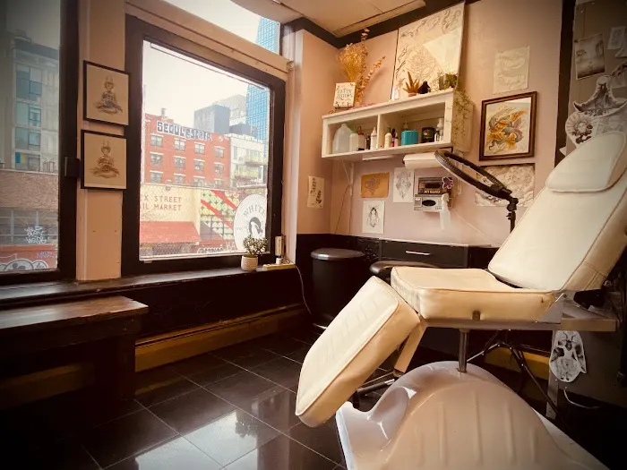 White Rabbit Tattoo Studio 3