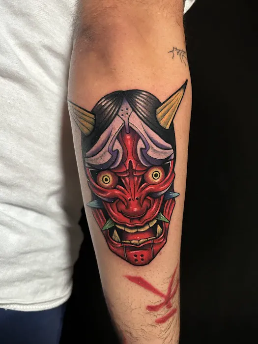 OMEN TATTOO STUDIO 2