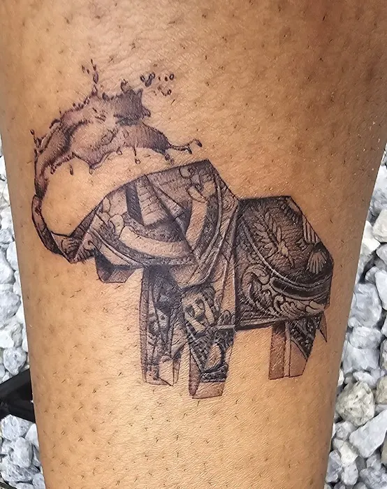 Nice Tattoo Parlor 7