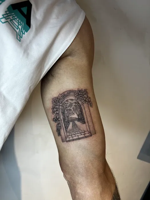 Fleur Noire Tattoo 1
