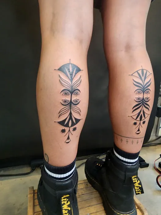 Fleur Noire Tattoo 4