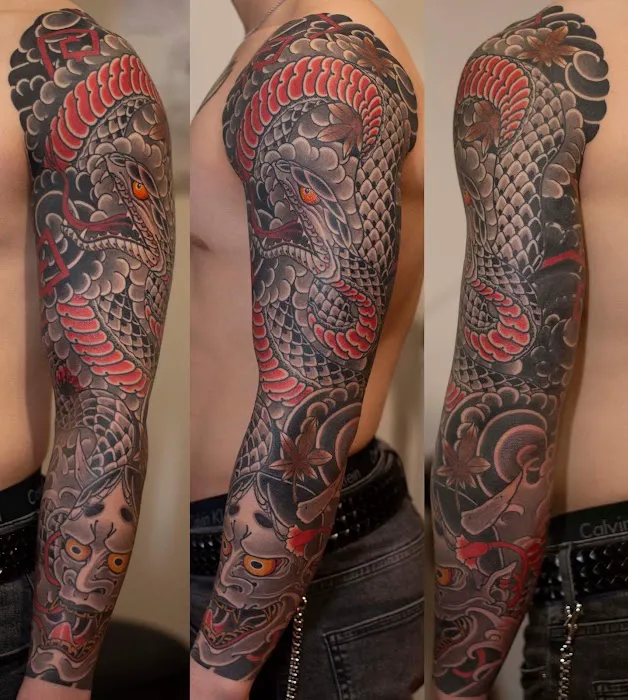 Hand of Glory Tattoo & Piercing 3