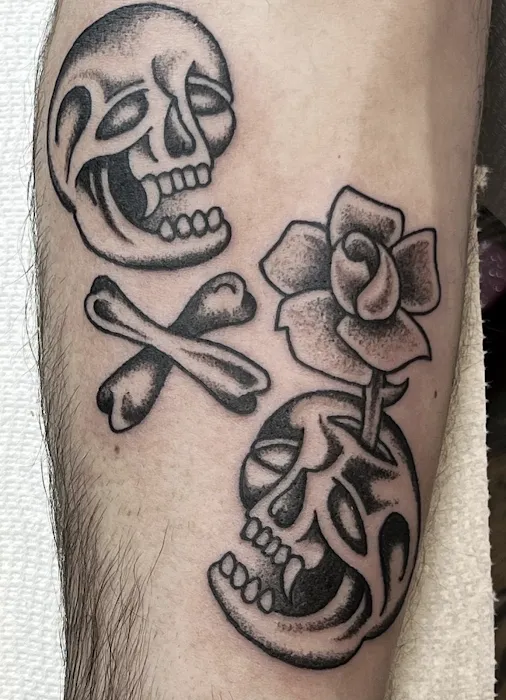 Hand of Glory Tattoo & Piercing 5