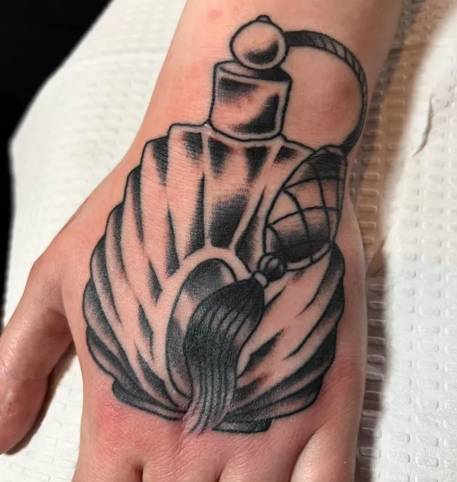 Hand of Glory Tattoo & Piercing 7