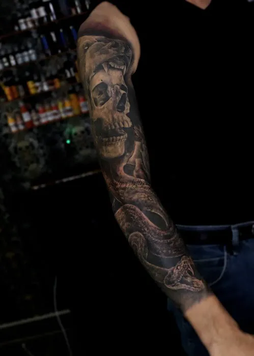 GomleshkoStudio Tattoo Shop 1