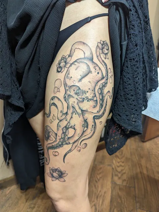 Studio 28 Piercings, Fine Jewelry, and Custom Tattoos 9