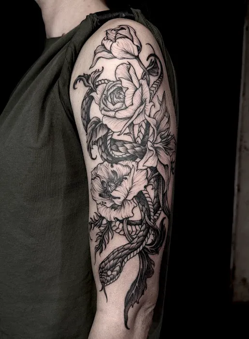 Sasha Woland Tattoo 0