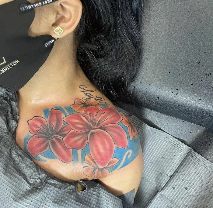 Golden Ink Tattoo Shop 0