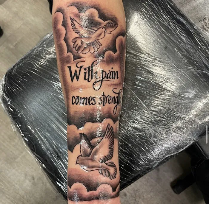 Golden Ink Tattoo Shop 1