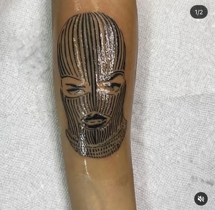Golden Ink Tattoo Shop 6