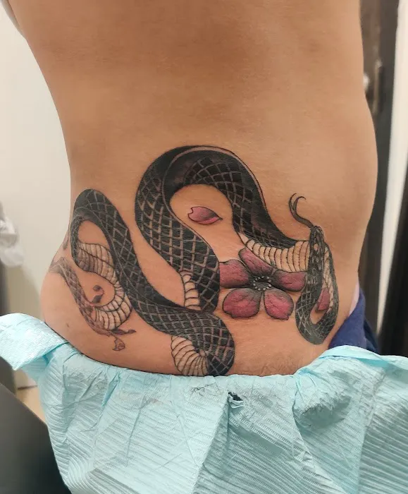 Youngink Tattoo Studio 3