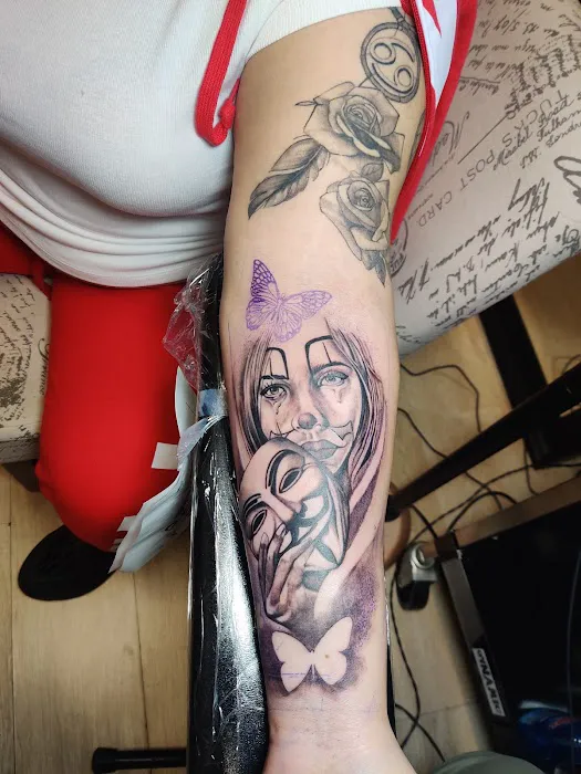 Youngink Tattoo Studio 7