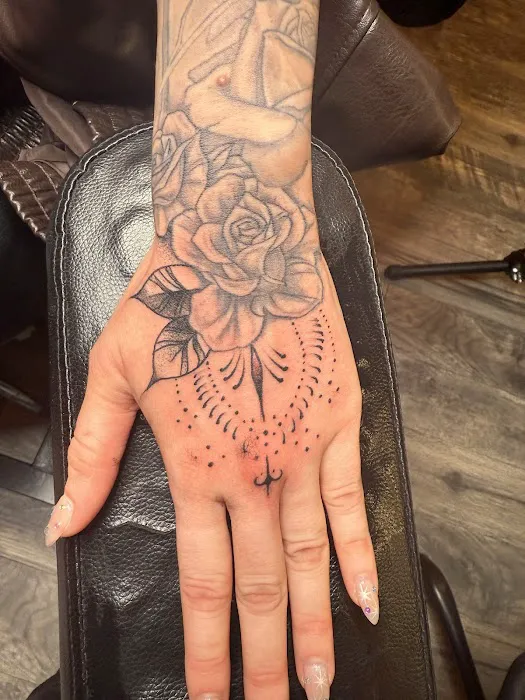 Redink Tattoo Studio 4