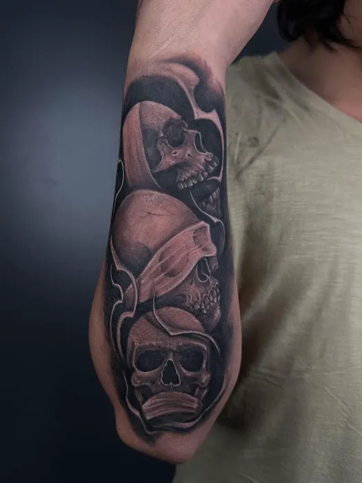 Royalty Ink Tattoo Studio 9