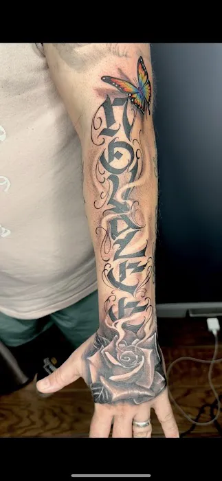 Royalty Ink Tattoo Studio 7