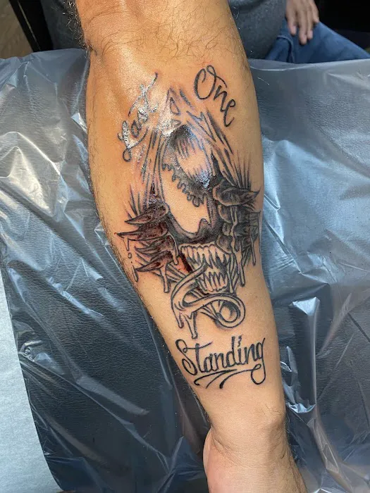 R & D Tattooing 5