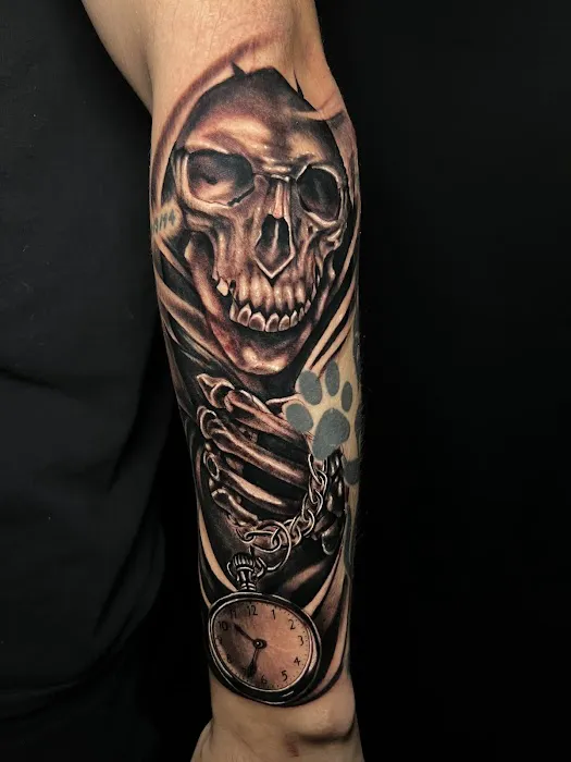 Rebel Ink Tattoo & Piercing 8