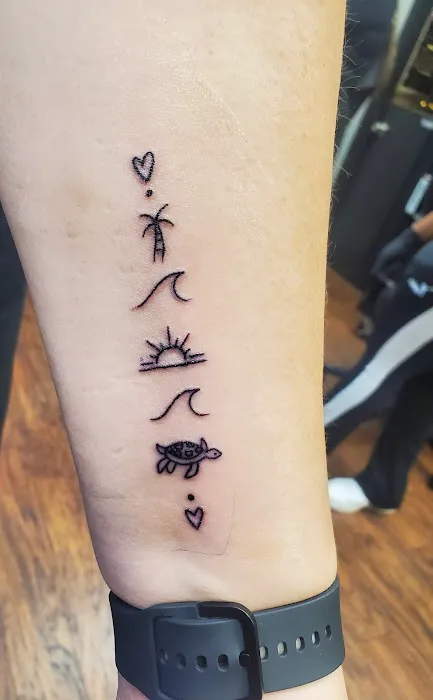 Pete & Cubo's Tattooing & Body Piercing 5