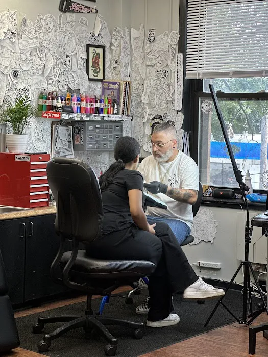 Pete & Cubo's Tattooing & Body Piercing 8