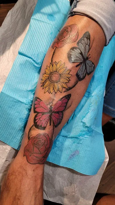 Shimmy Fingers Ink Tattoos! 7
