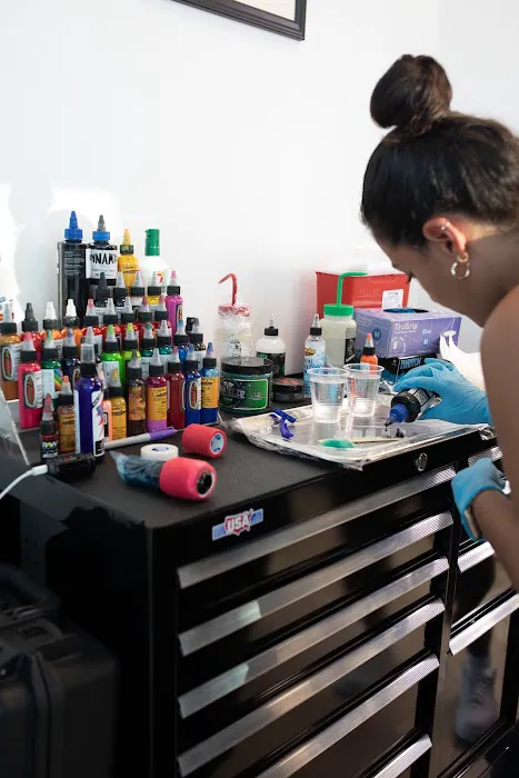 KINGS OF QUEENS Tattoo & Beauty Studio 6