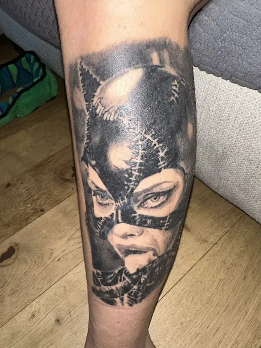 The Queens Ink Tattoo Shop 6