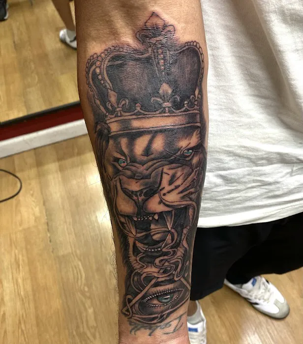 Jackie tattoo shop 7