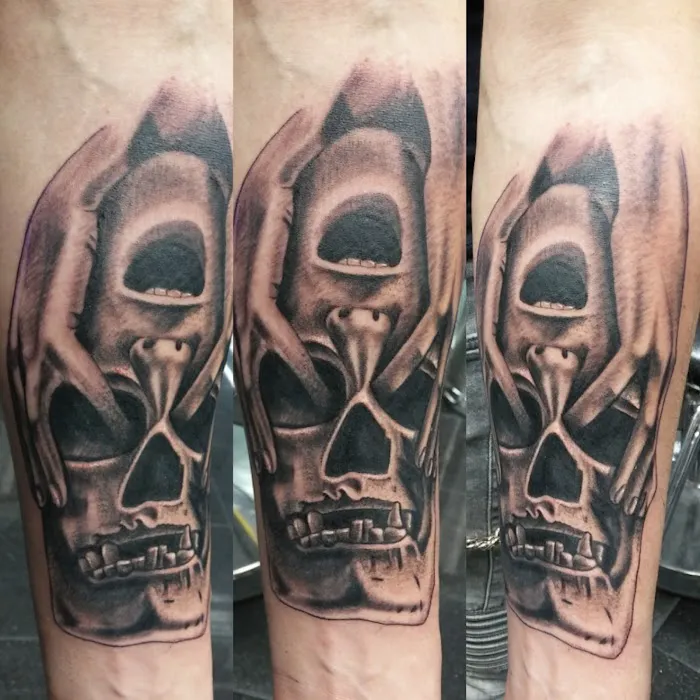 Village Moon Tattoo & Body Piercing 4