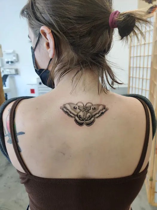 YZY art and tattoo studio 7