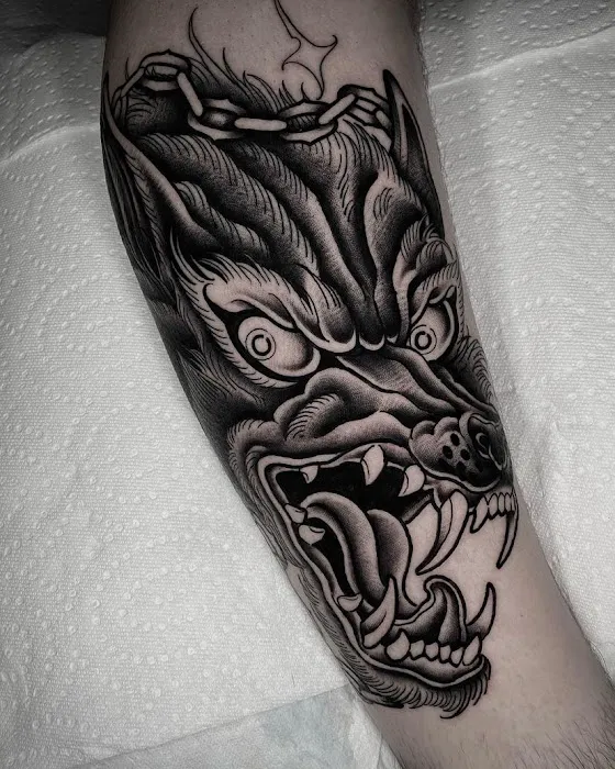 Crop Circles Tattoo Studio 8
