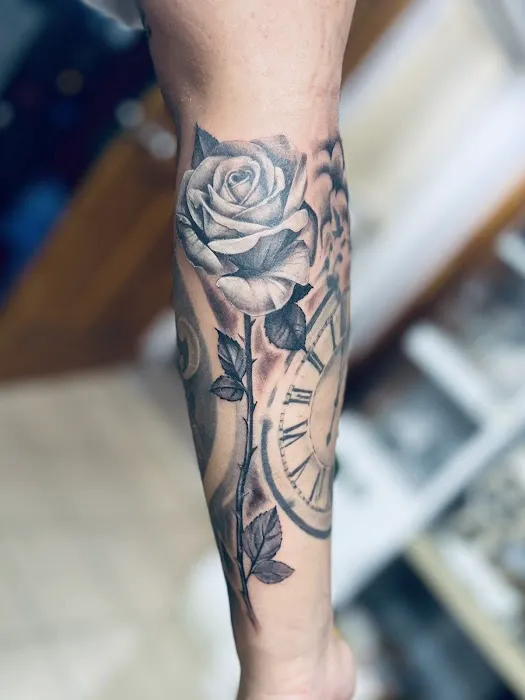 7 Train Tattoo Studio Inc 4