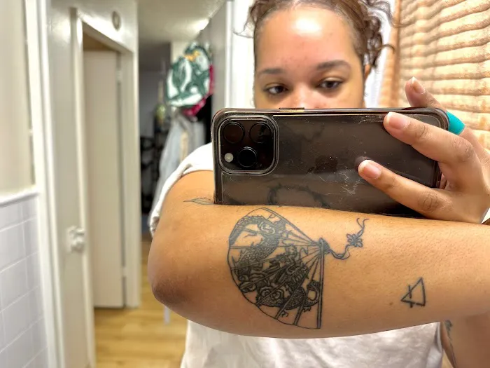 Betty's Tattoo Studio 5