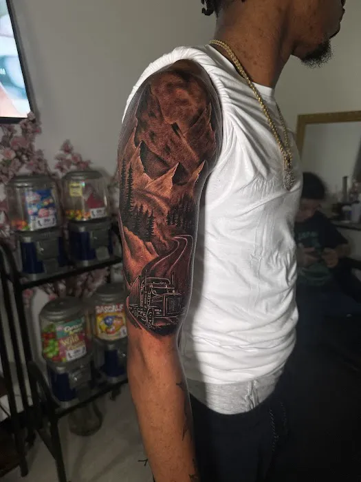 Monkey Tattoo Studio 4
