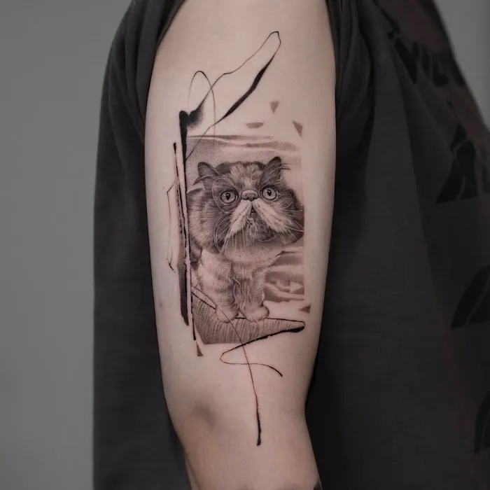 Bee Tattoo Studio 8