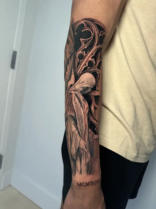 Signature Luxury Tattoo Studio 2