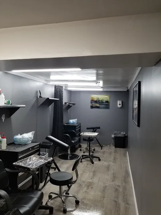 Chucky's Cut Tattoo & Barbershop llc 3