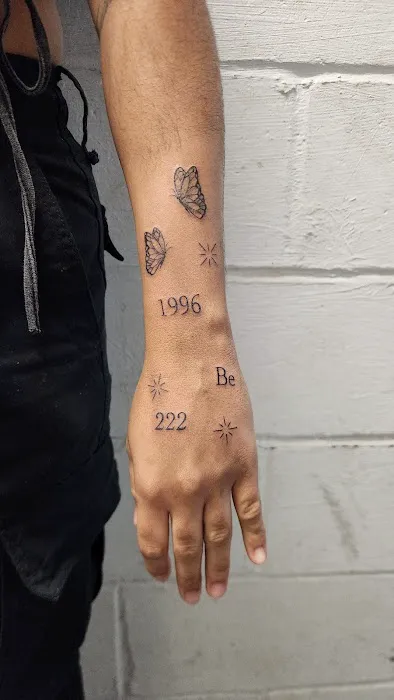 Speak EZ Ink tattoo studio 5