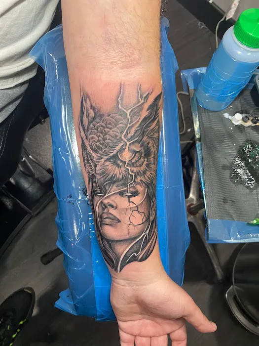 Nine Castles Tattoo Shop 0