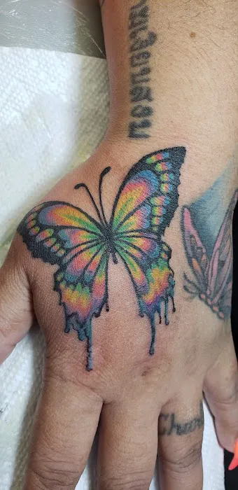 Born 4 INK 6