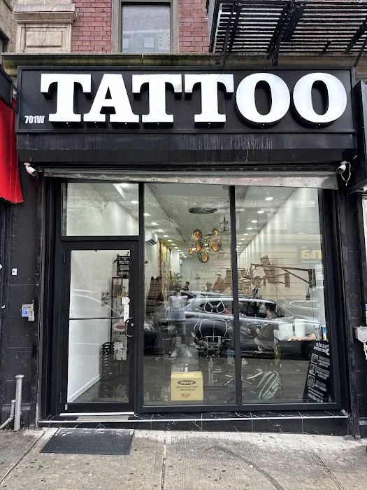 Banks Tattoo and Piercing 5