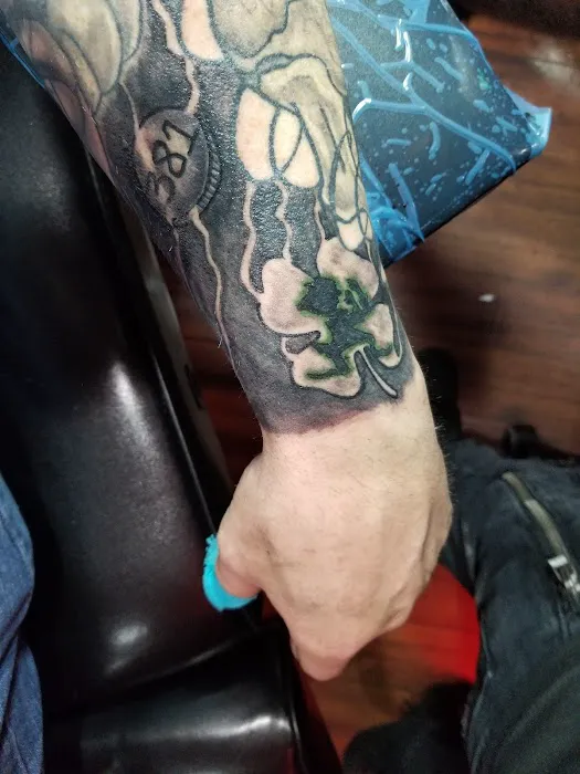Art N Soul Tattoo Studio 8