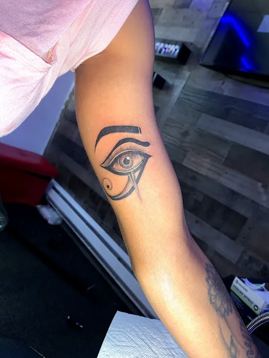 Black Version TATTOO Shop 2