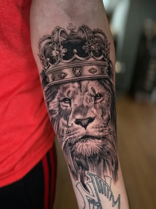 Lighthouse Tattoo Parlor 2