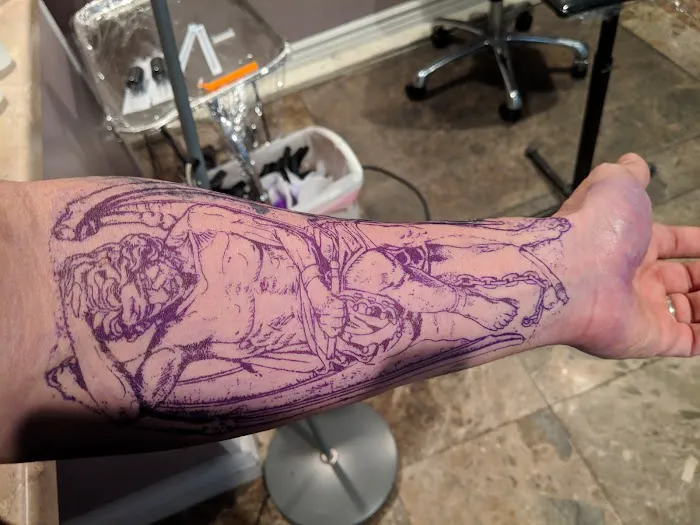 Art In Motion Tattoo Studio 6