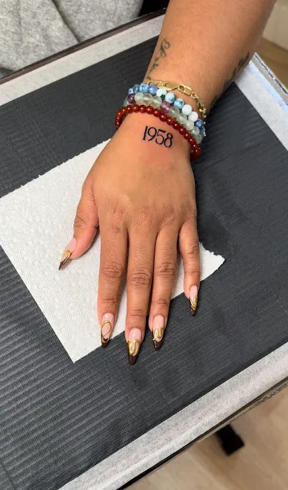 Dreamville Tattoo Studio 0