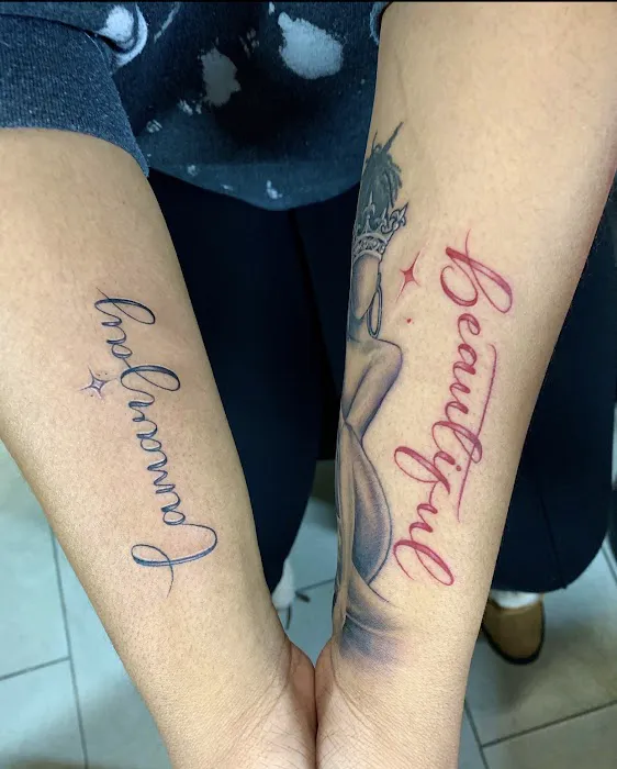 Dreamville Tattoo Studio 8