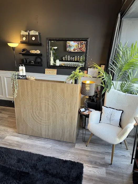 Scarlett Beauty & Apothecary 0